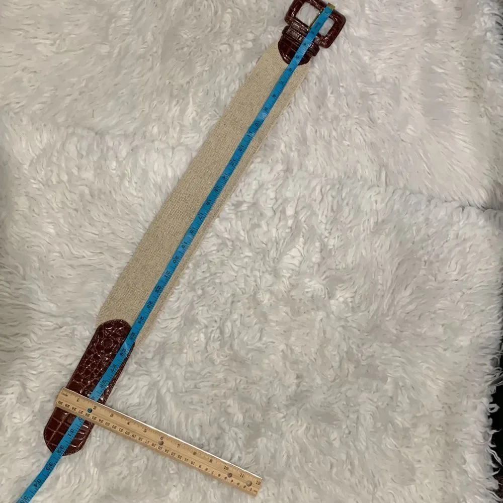 LIZ Claiborne wide stretchy belt with embossed leather detail